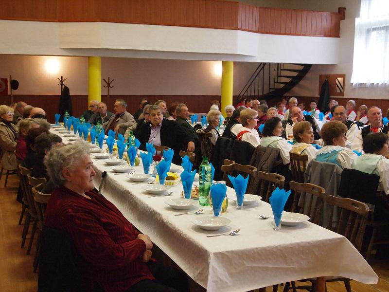 Fotogaléria Mesiac úcty k starším a vystúpenie speváckych skupín 2015 (11) Mesiac úcty k starším a vystúpenie speváckych skupín 2015